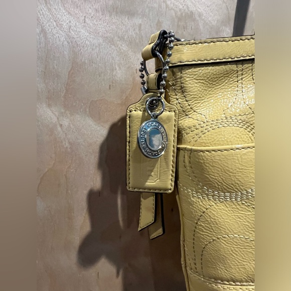 Coach Purse, vintage, yellow, authentic, well loved - Picture 6 of 6